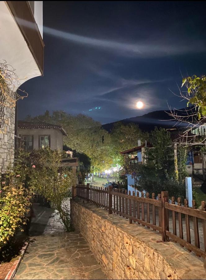 9Mouses Chasiotis Guest House Ampelakia Екстериор снимка